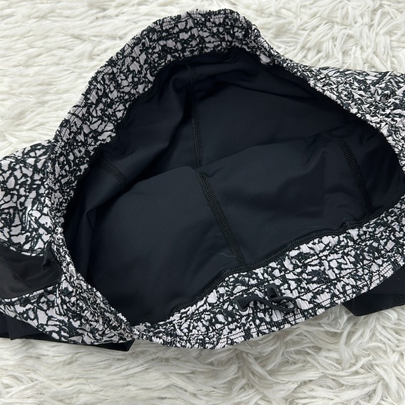 Lululemon Work Out To Water Short Ice Breaker White Black / Black - Picture 4 of 6